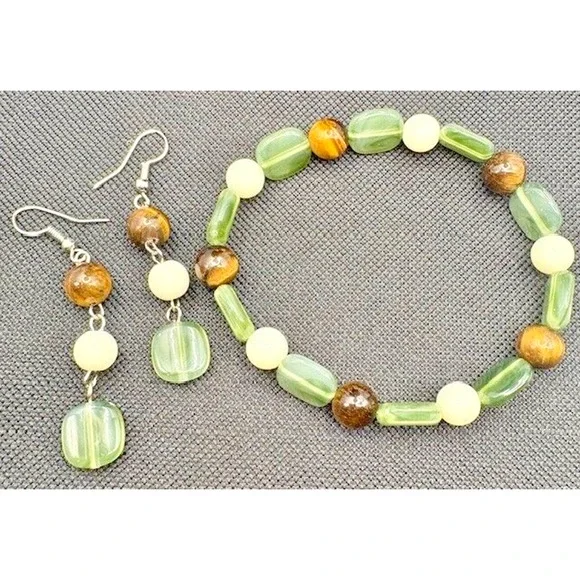 Beaded Tiger Eye Necklace, Earrings and Bracelet set - Picture 3 of 6